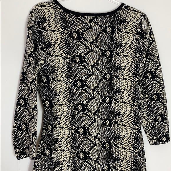 Nanette Lepore snakeskin v-neck knit sweater dress NWT - Picture 4 of 8